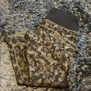 LuluLemon Camo Cropped Leggings